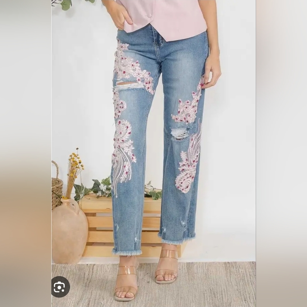 Nwt Denim Love Boutique Embellished Blue Jeans with Pink Floral Design 😍 Sz 4/5 - Picture 12 of 12
